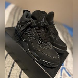 Jordan 4 black cats, size 8.5